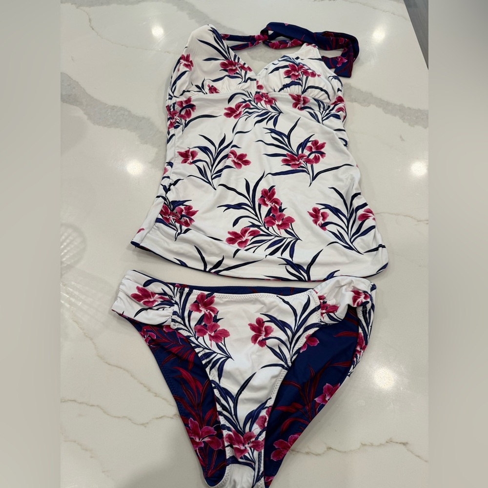 Worn once-Tommy Bahama Floral Tankini set - Picture 4 of 6